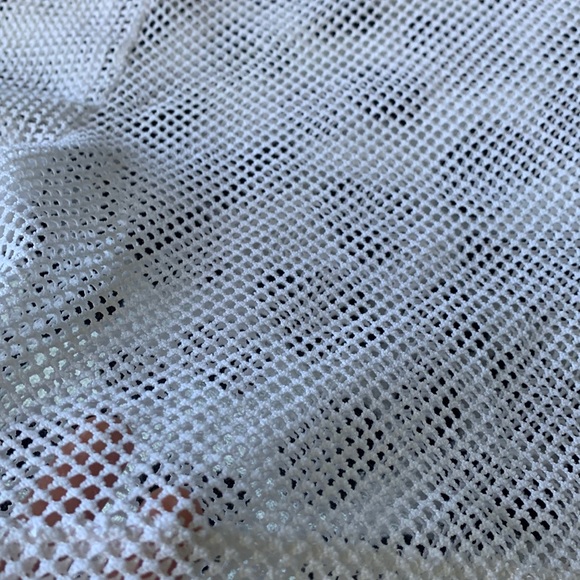 STREETWEAR SOCIETY 🖤 white crop top🤍 - Picture 2 of 3